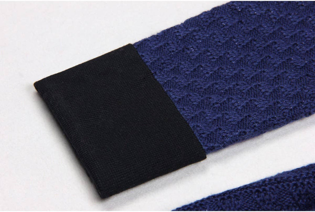 Gebreide slim fit jurk met gouden knopen