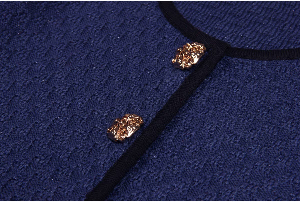 Gebreide slim fit jurk met gouden knopen